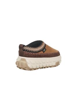 Zoccoli UGG Venture Daze Chestnut per donne.