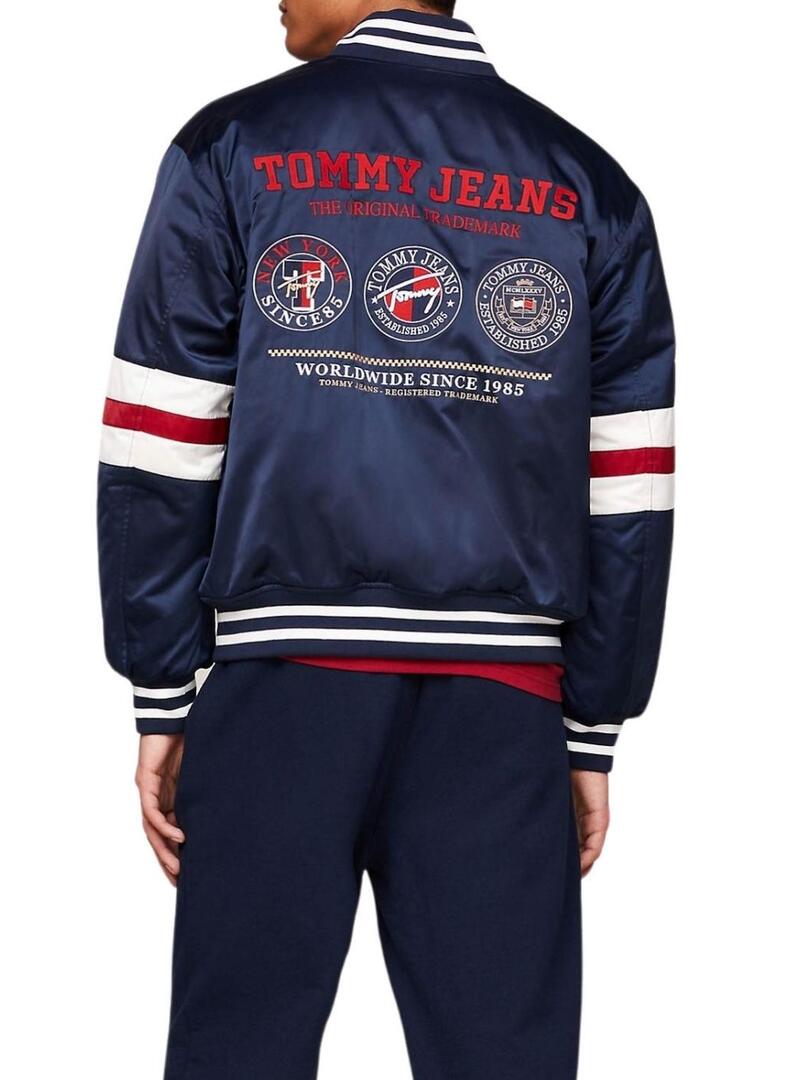 Giacca bomber Tommy Jeans Varsity Explorer blu marino per uomo.