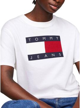 Maglietta Tommy Jeans Flag bianca per donna.