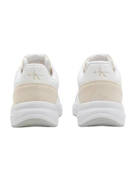 Scarpe Calvin Klein Jeans Retro Tennis bianche e beige per donna.