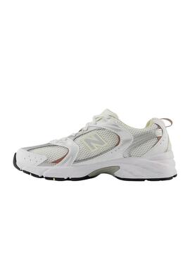 Sneakers New Balance bianche e beige 530 per donna.