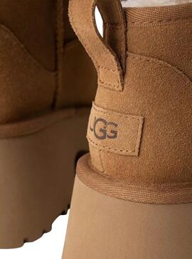 UGG Classic Ultra Mini New Heights cammello per donna