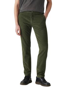 Pantaloni Levis XX Chino Standard Taper in Velluto Verde per uomo