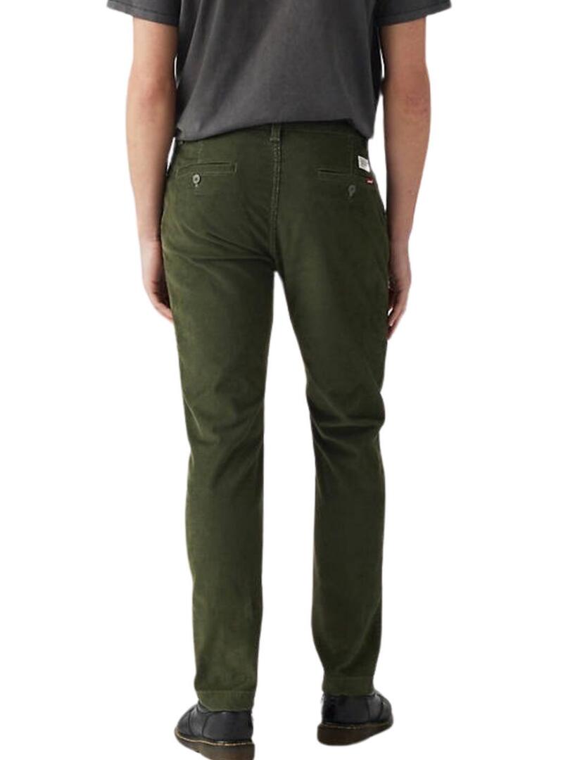 Pantaloni Levis XX Chino Standard Taper in Velluto Verde per uomo