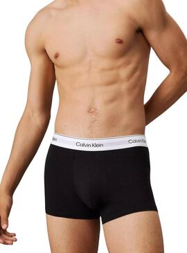 Pacco di 3 boxer Calvin Klein neri con cintura bianca per uomo.