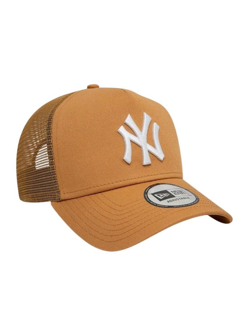 Cappellino New Era League Essential Trucker New York Yankees cammello